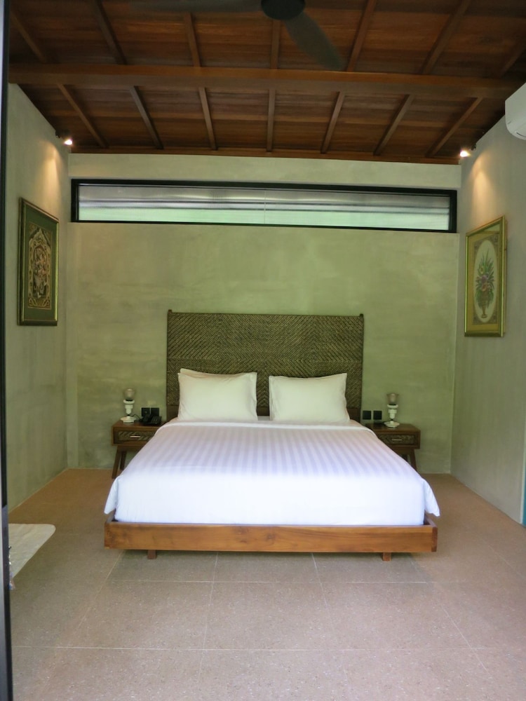 River Front Bungalow