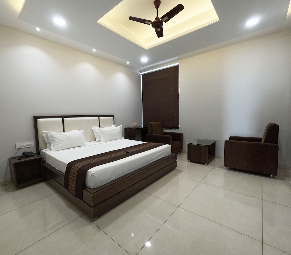 Deluxe Twin Room - Photo 1