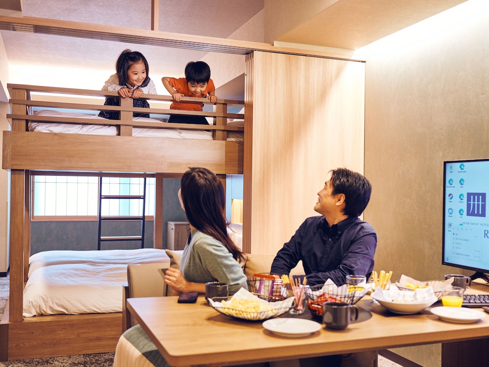 One-Bedroom Loft Bed Apartment Non-smoking - Photo 1