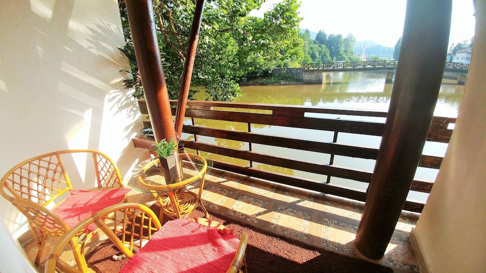 Junior Double Room, Balcony, Overwater photo 1