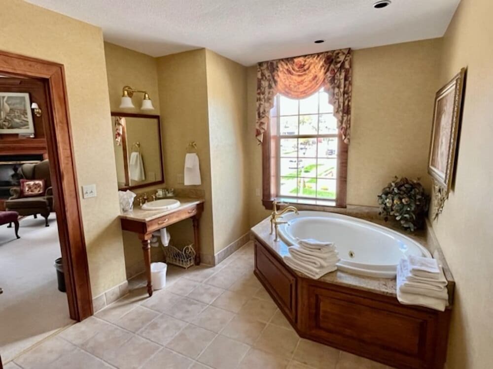 Luxury Suite 201 photo 2