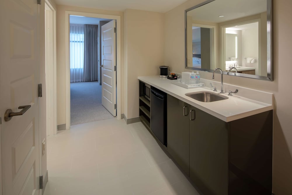 Suite, 2 Queen Beds, Accessible, Ocean View (Hearing) - Photo 6