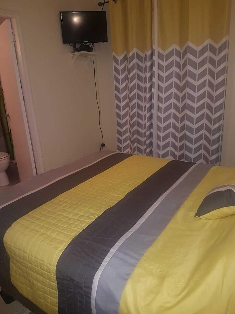 Double Room, 1 Queen Bed photo 2