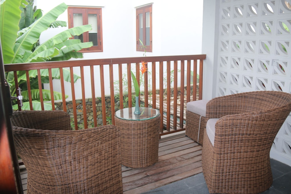Club Room, Balcony, Garden View photo 3