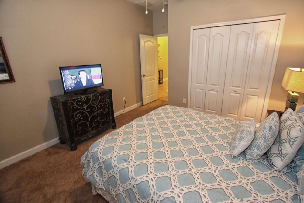 Apartment, Multiple Beds (8965 Paradise)