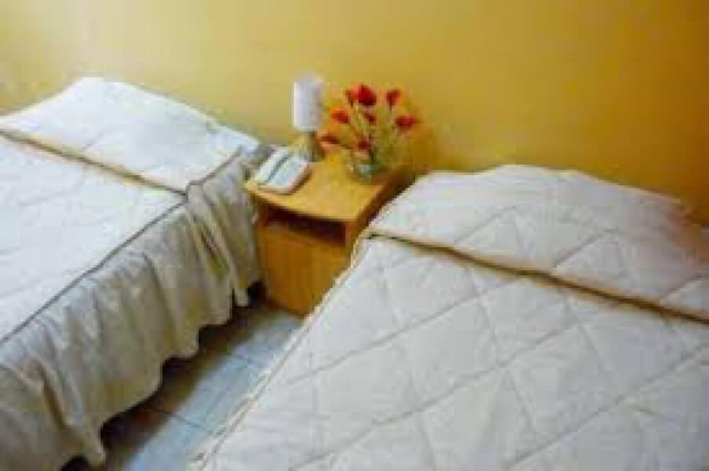 Basic Double Room, 2 Queen Beds