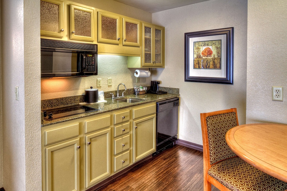 ADA Accessible Suite, 1 King Bed, Accessible, Bathtub - Photo 4