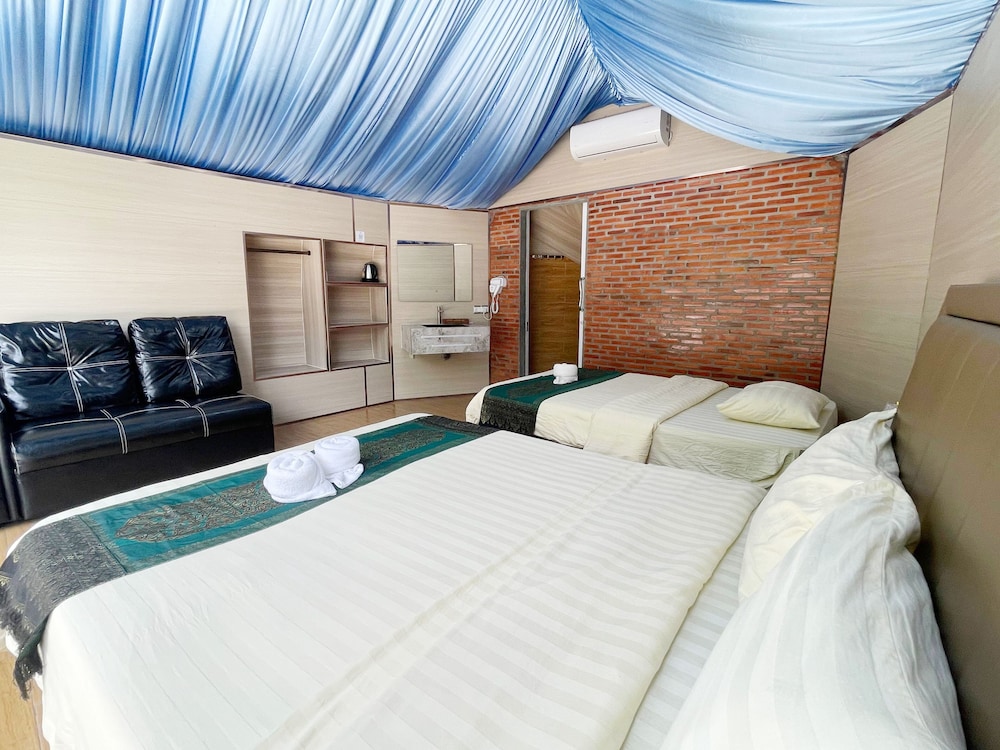 Deluxe Triple Room photo 1