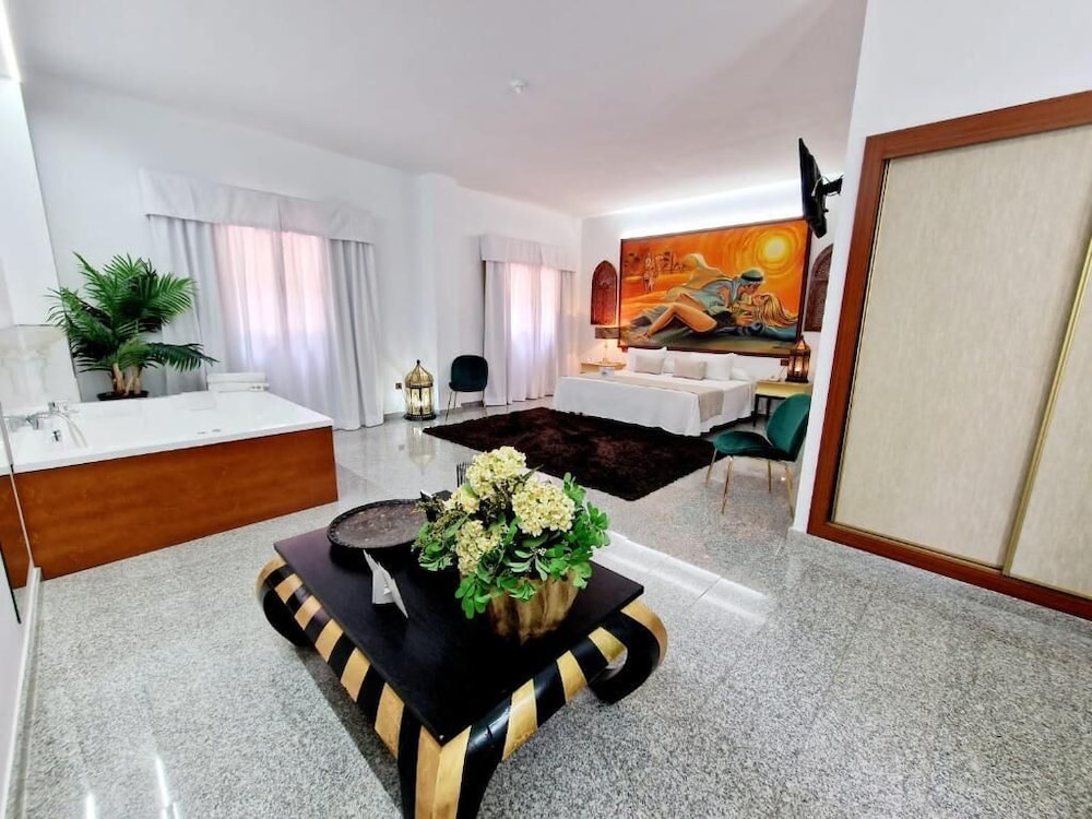 Romantic Suite - Photo 2