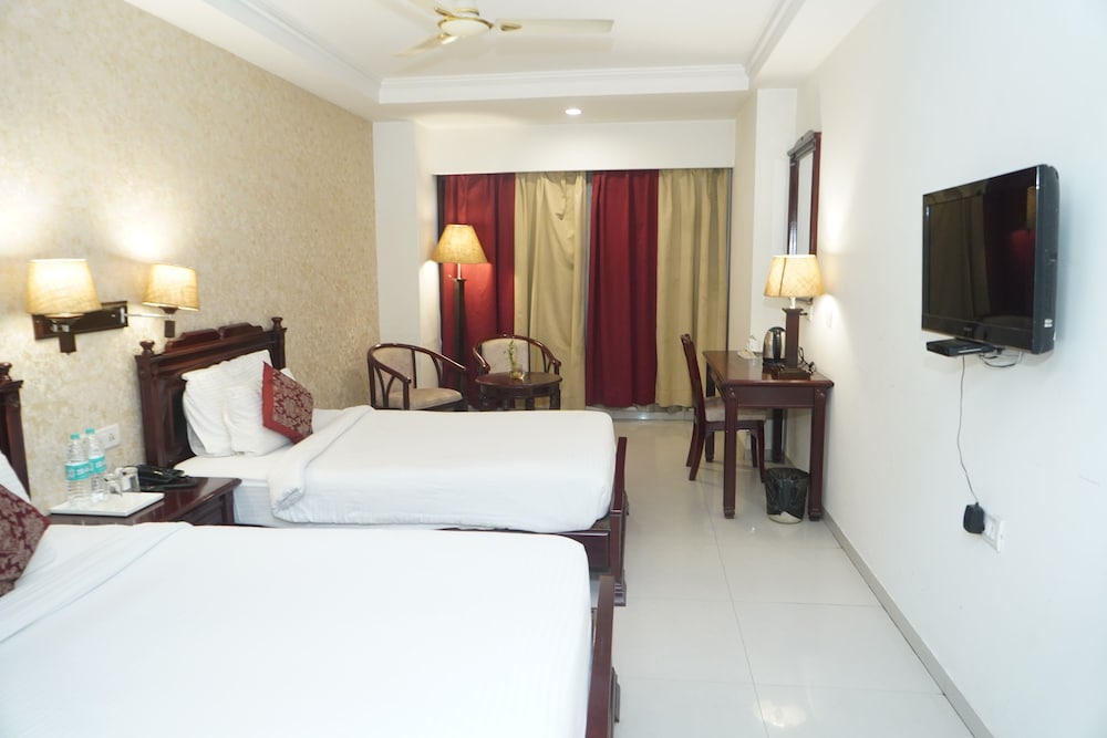 Deluxe Double Room, City View photo 1