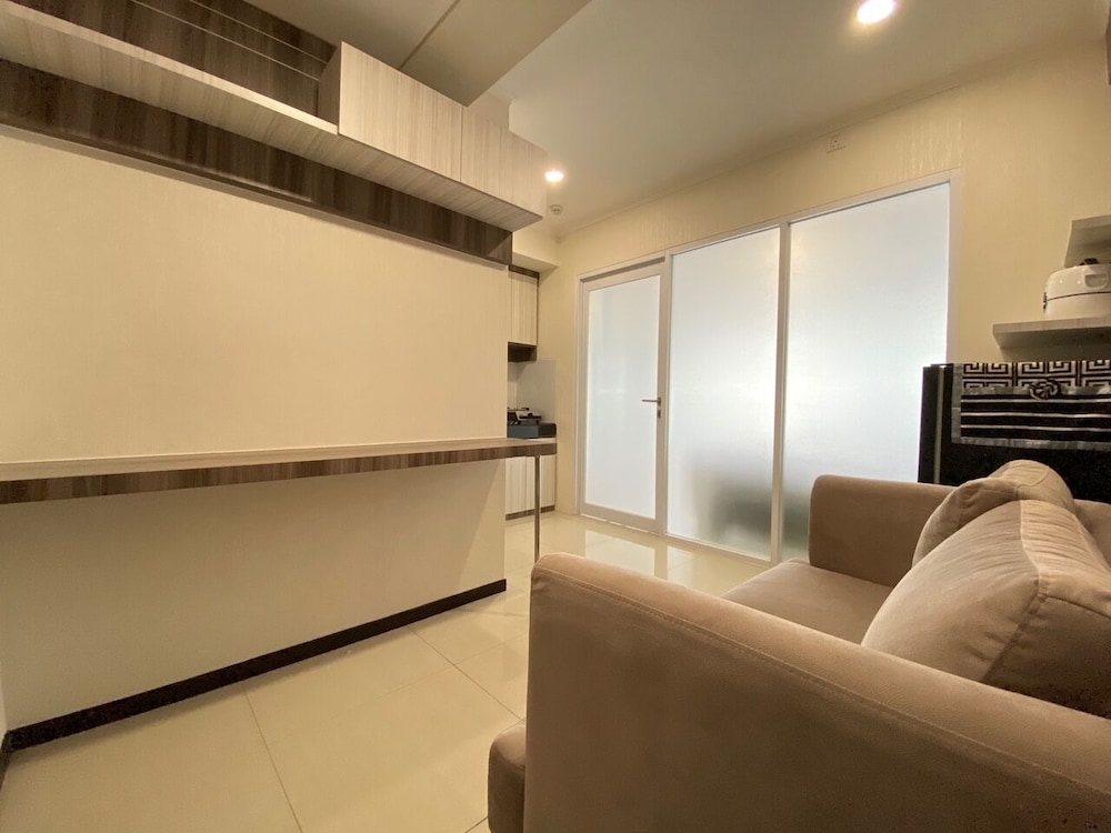 Room - Photo 10