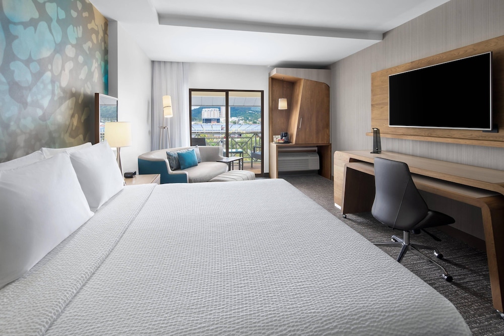Executive Room, 1 King Bed - Photo 2