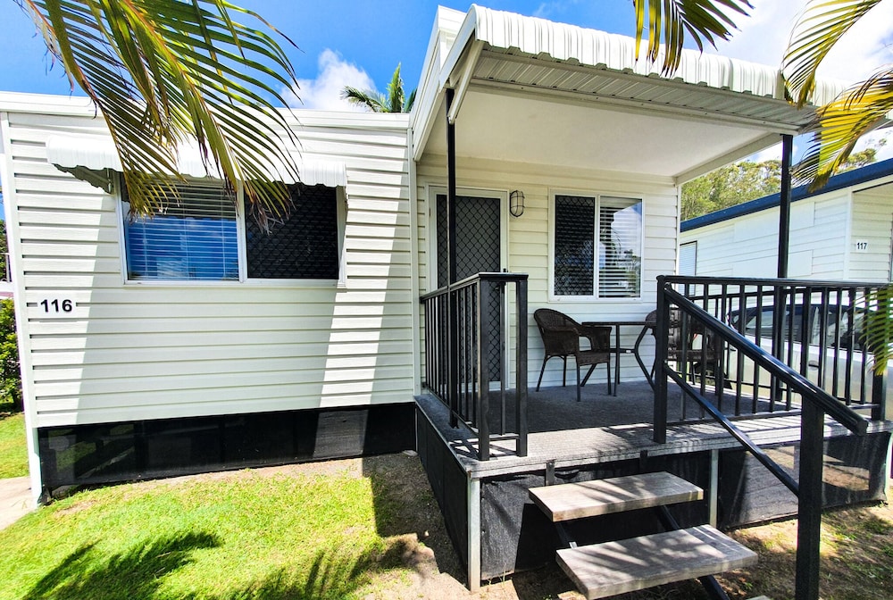 Two Bedroom Holiday Home (5 guests) photo 2