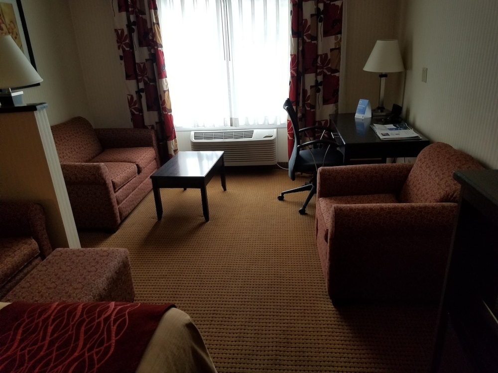 Suite, 2 Queen Beds, Non Smoking - Photo 3