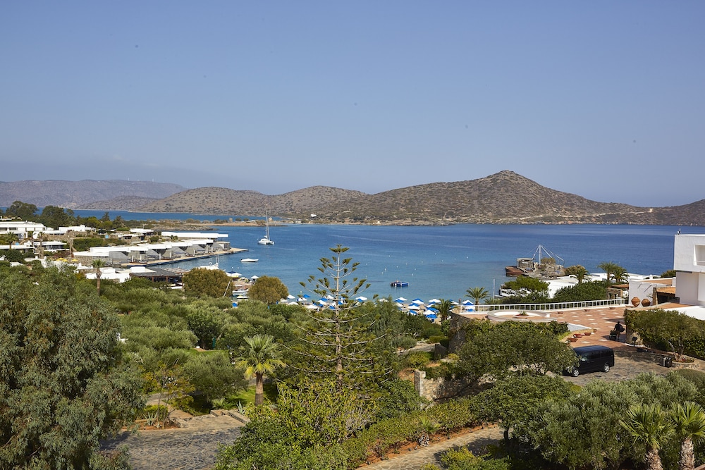 Luxury Hotel or Bungalow Suites Sea View (One Bedroom & Sitting Room Open Plan) - Photo 3