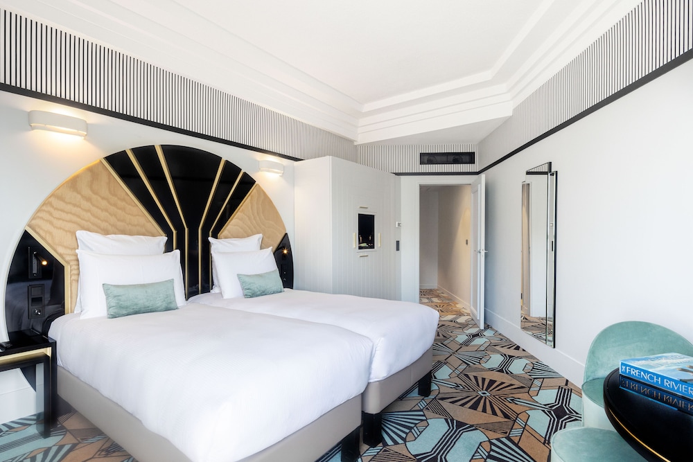Superior Room, 2 Twin Beds, Balcony, Sea View - Photo 1