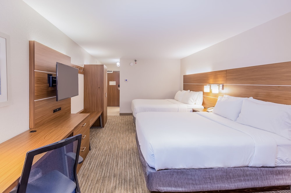 Standard Room, 2 Queen Beds (Communications) photo 3