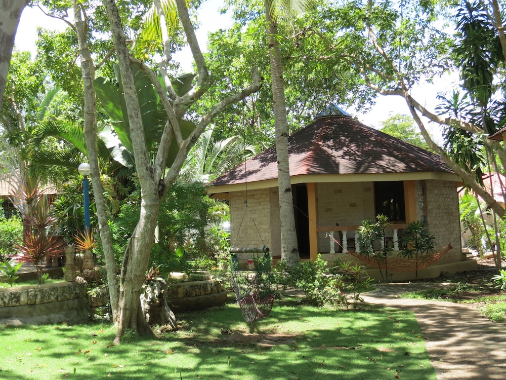 Deluxe Bungalow, 1 King Bed, Kitchenette, Garden Area photo 3