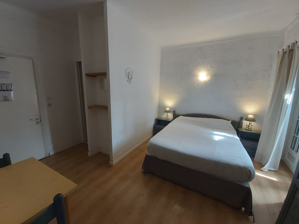 Double Or Twin Room, Pool Access photo 2