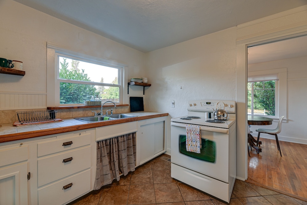 House (2 Bedrooms) photo 2