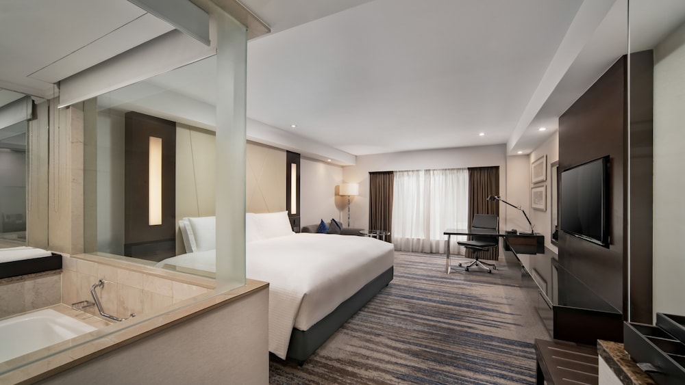 Premium Room, 1 King Bed (Super King, High Floor)