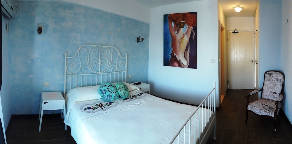 Standard Double or Twin Room photo 1