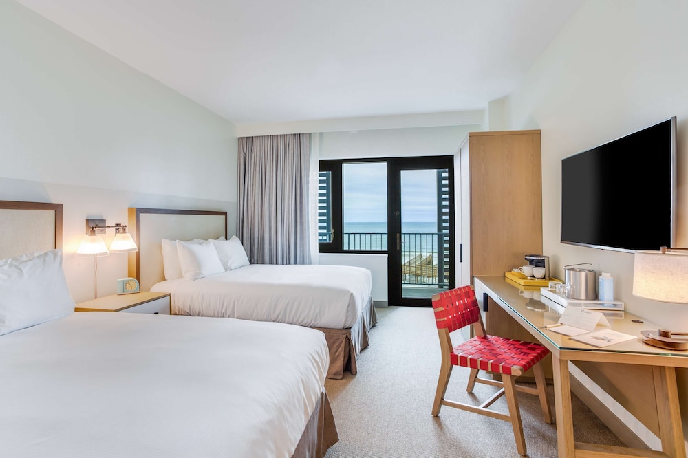 Room, 2 Queen Beds, Accessible, Bathtub (Mobility)