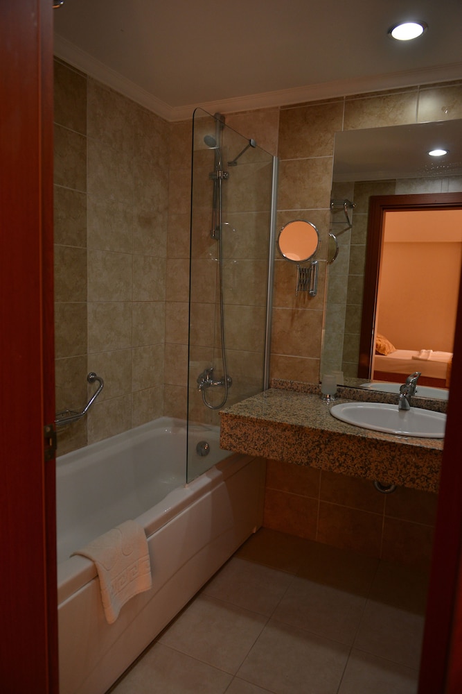 Standard Double Room Single Use photo 3