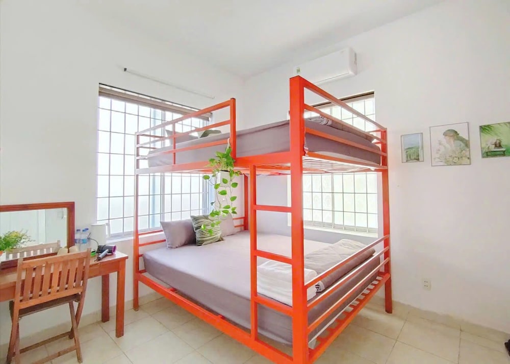 Design Quadruple Room