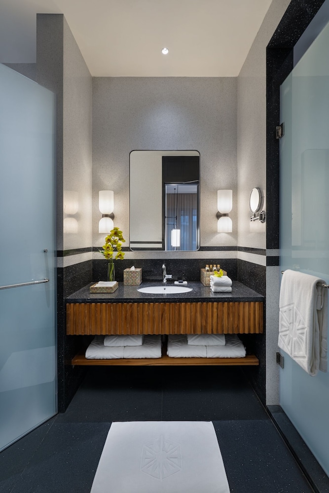 Deluxe Room - Photo 2