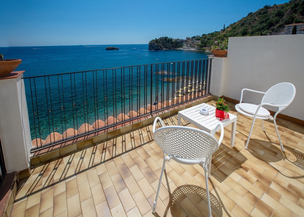 Superior Double or Twin Room, Terrace, Sea View - Photo 12
