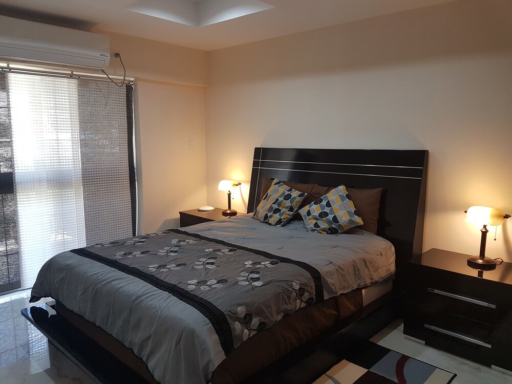 City Apartment, 1 Queen Bed, Non Smoking photo 1