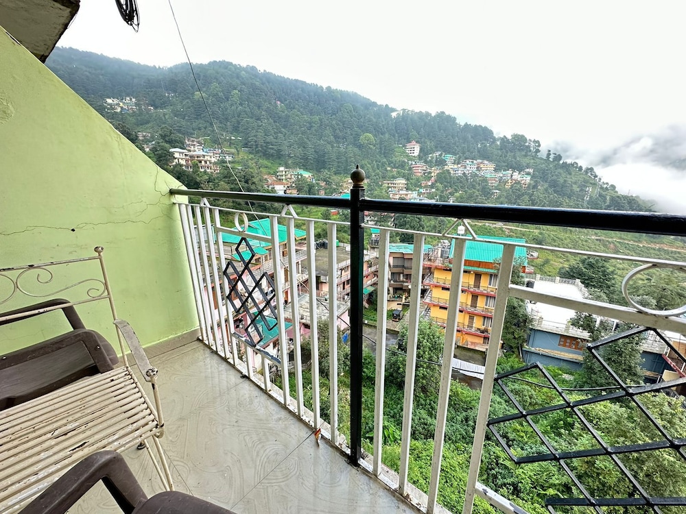 Standard Shared Dormitory, Mountain View