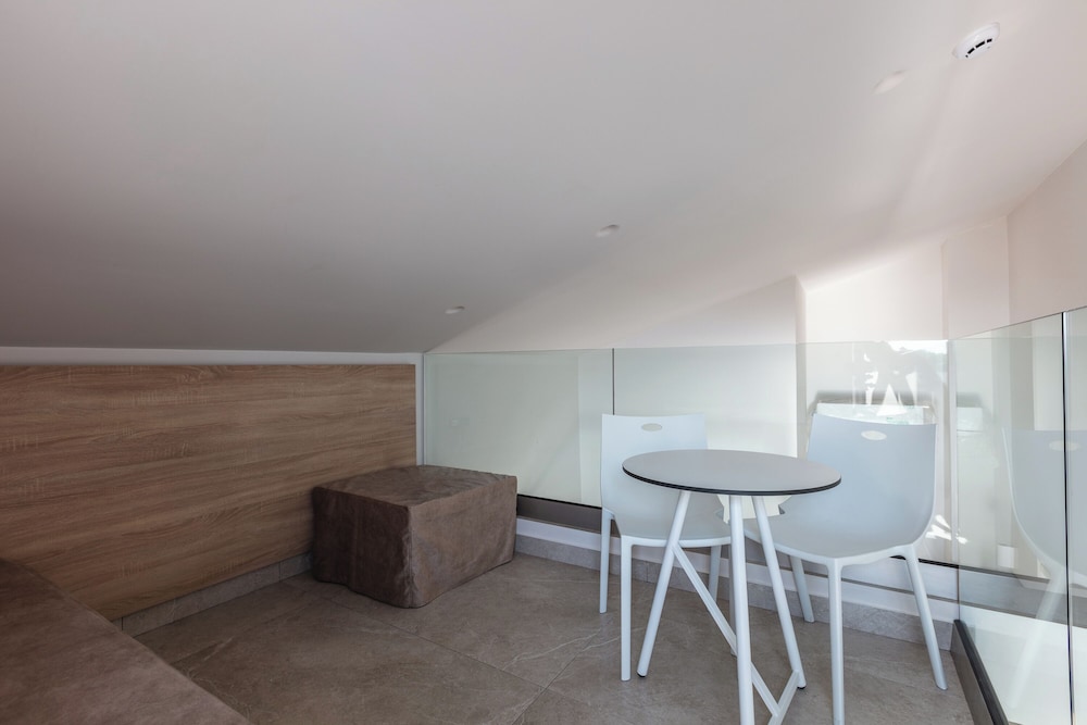 Junior Suite Split Level with Mountain View - Photo 2