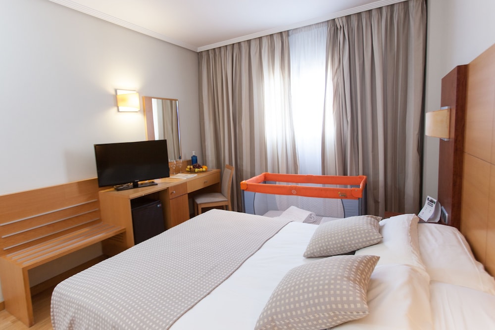 Double Room Single Use, 1 Queen Bed photo 3