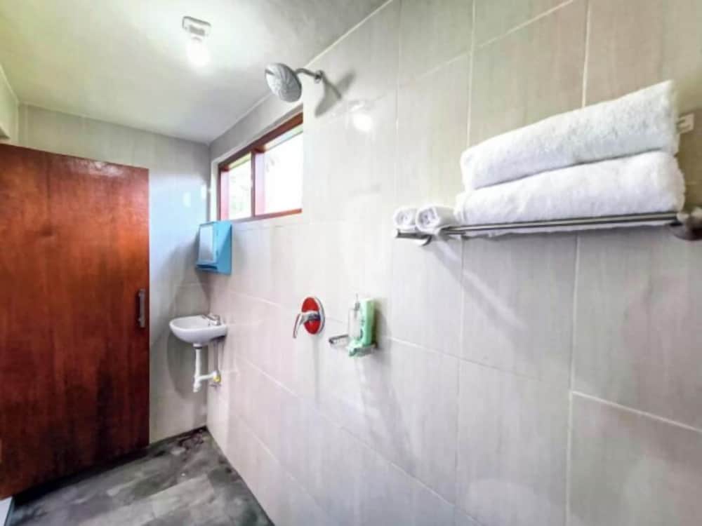 Double Room - Photo 11