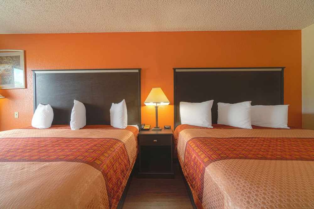 Room, Multiple Beds, Smoking photo 1