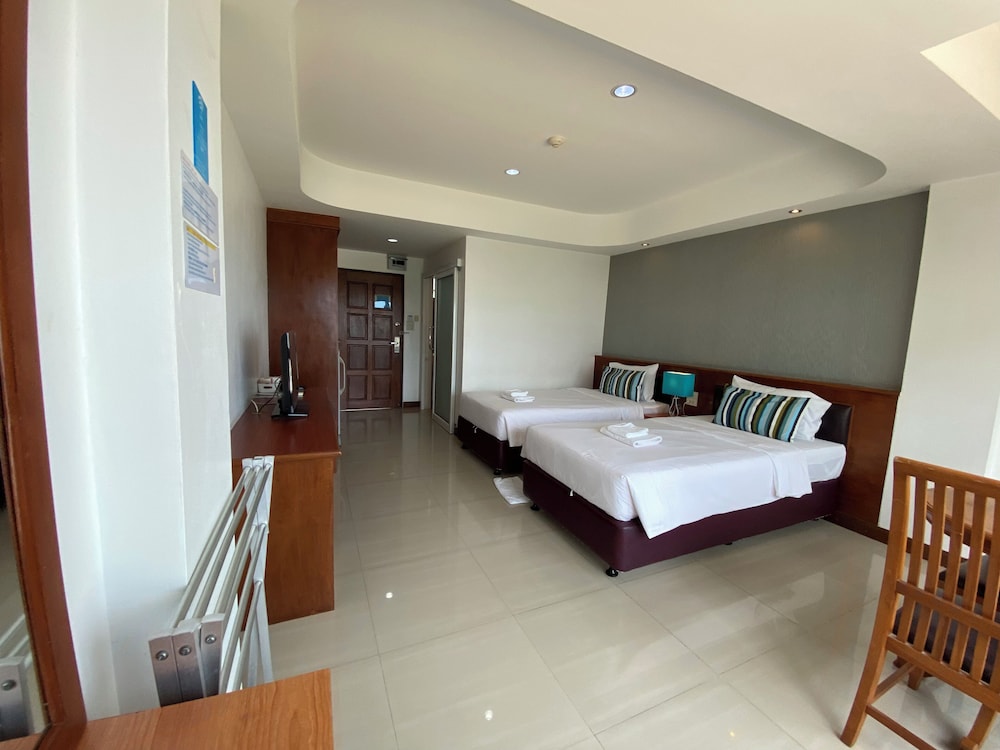 Standard Sea View Twin Room photo 2