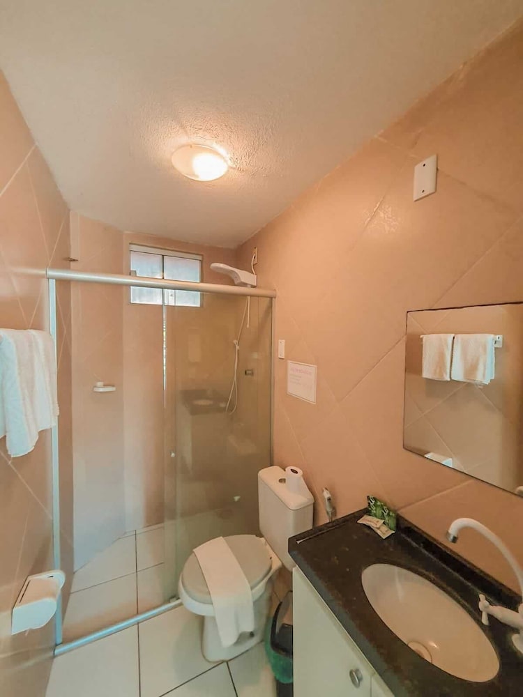 Basic Double or Twin Room, Private Bathroom, Pool View photo 2