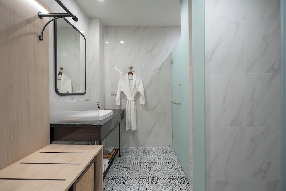 Junior Suite with Pool View photo 2