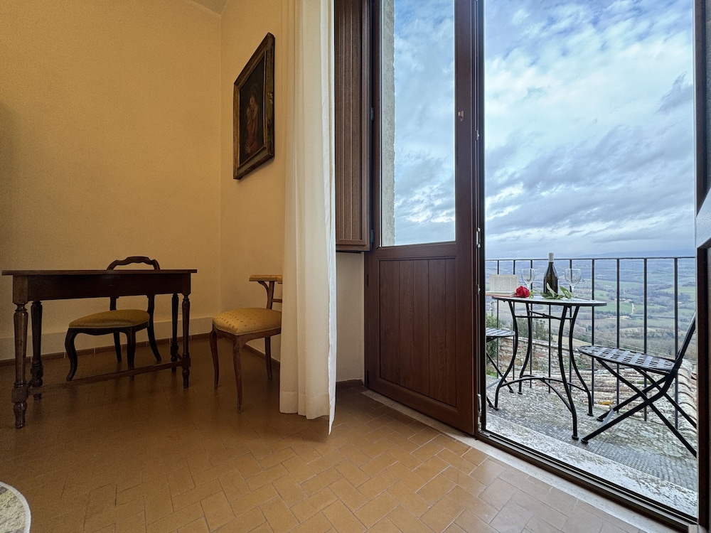 Suite, Balcony, Valley View