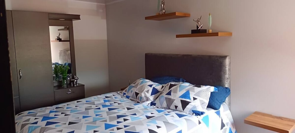 Basic Apartment photo 3
