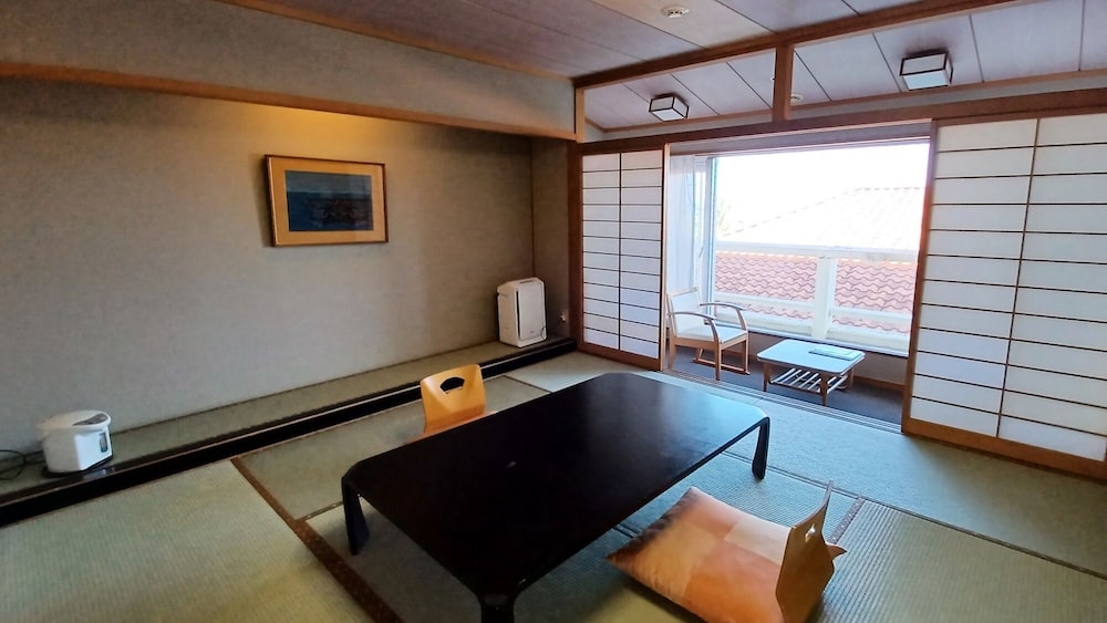 [Limited View] Traditional Room, Non Smoking (41 Sqm)