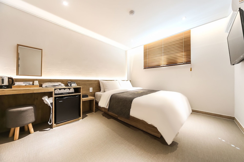 Standard Room - Photo 10