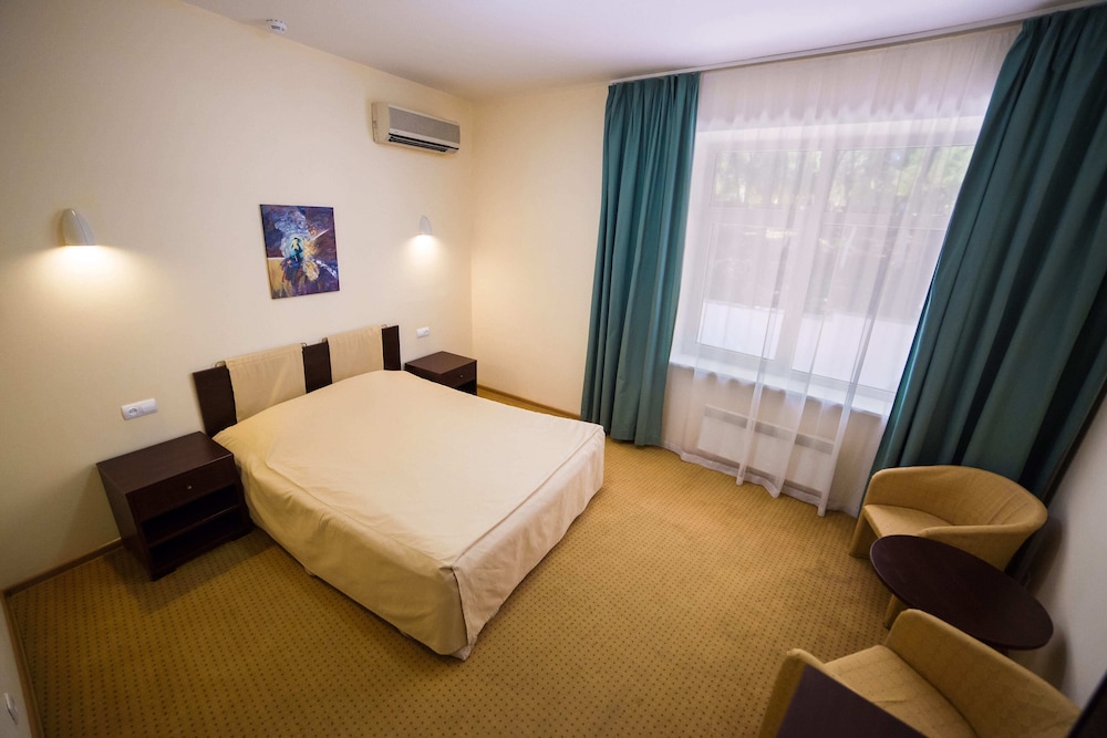 Standard Double or Twin Room photo 3