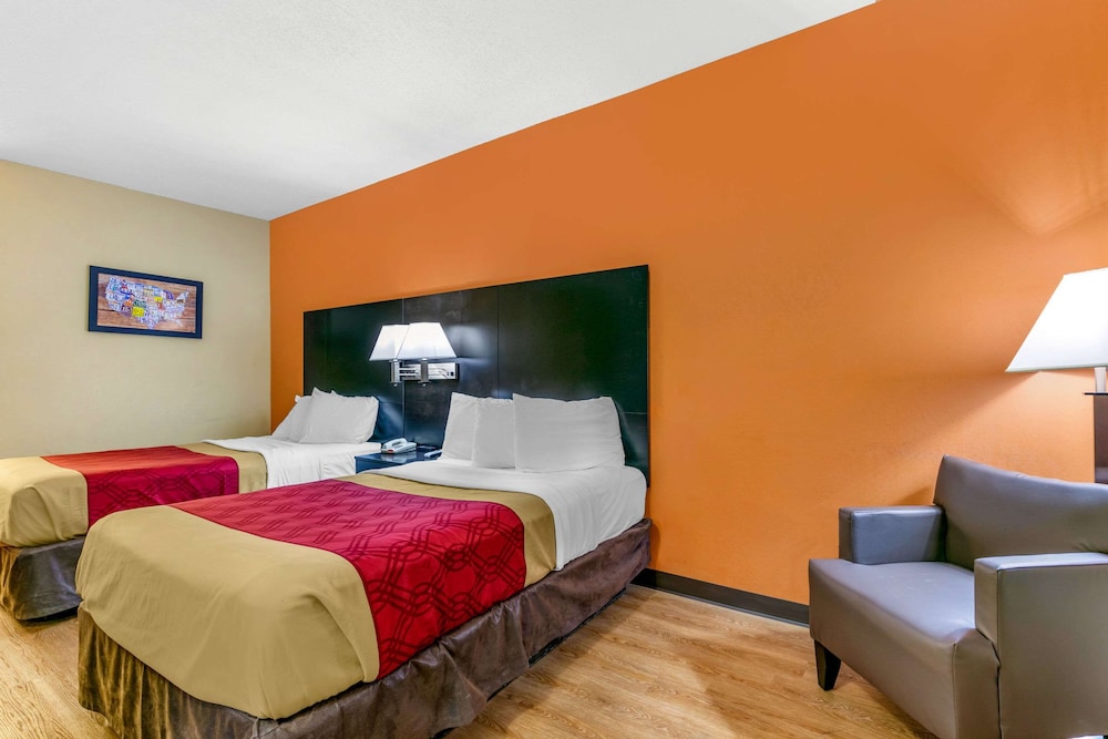 Standard Room, 2 Double Beds, Smoking - Photo 1