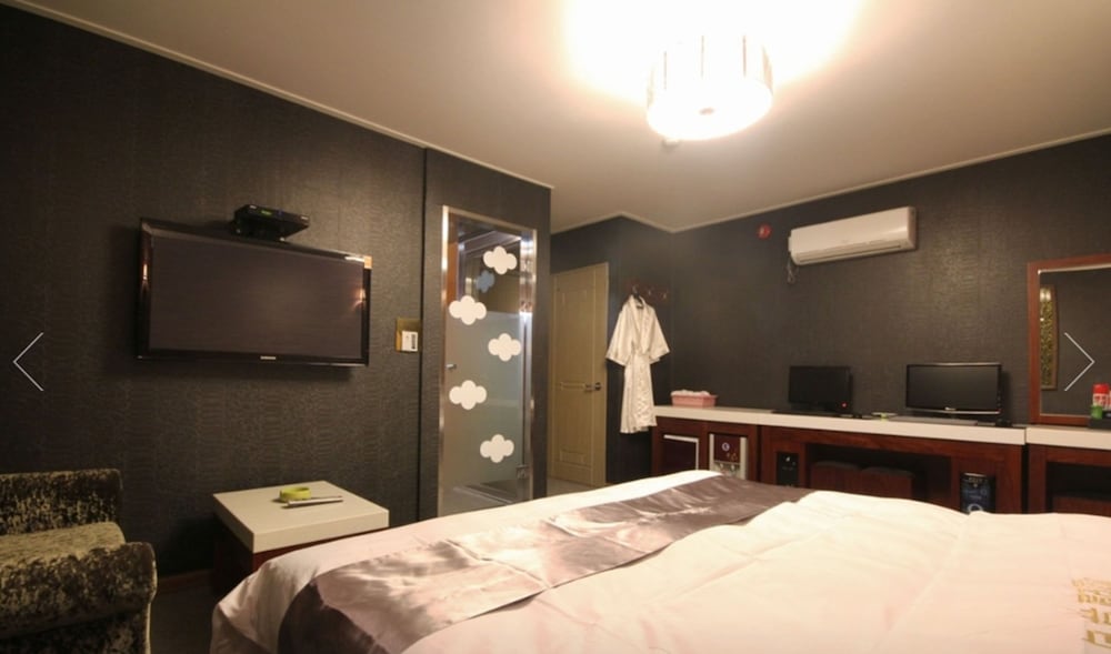 Standard Room photo 3