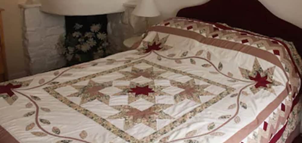 Double Room (Small) photo 2
