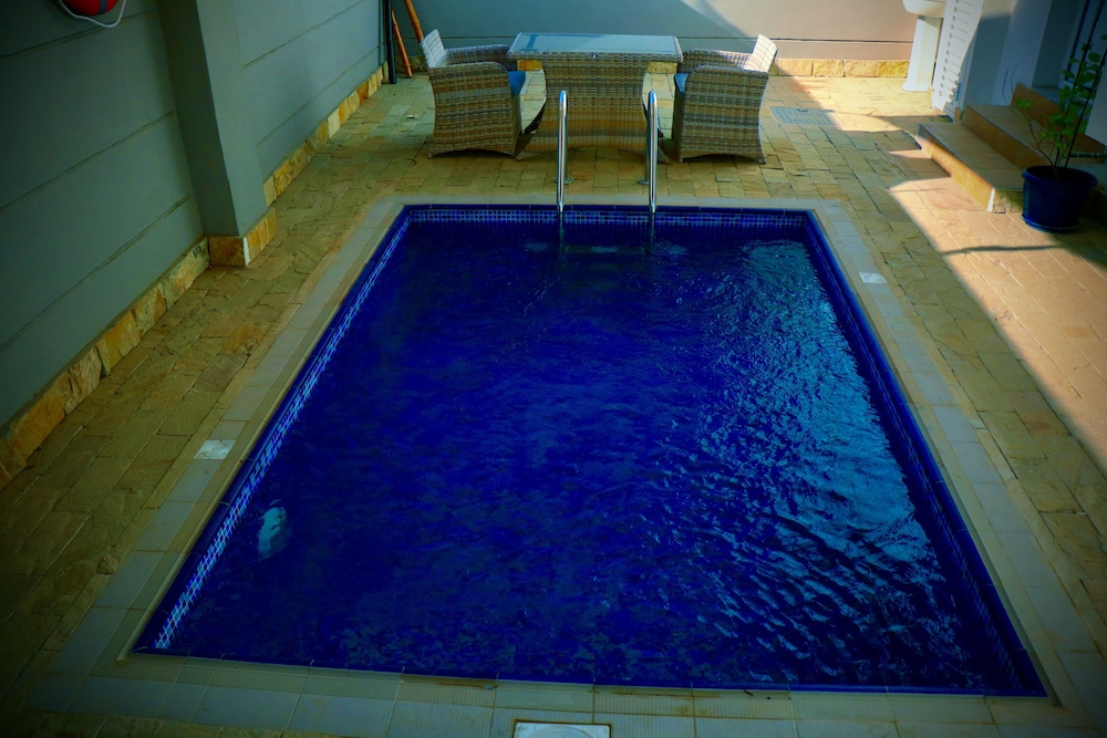 Suite with Private Pool - Photo 5