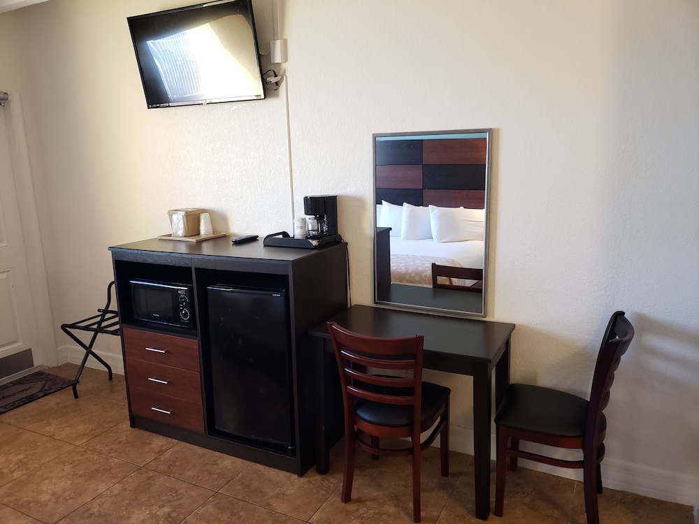 Standard Room, 2 Double Beds, Non Smoking, Ocean View photo 2